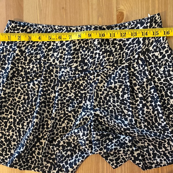 Loft Shorts Size 2 - Picture 6 of 11